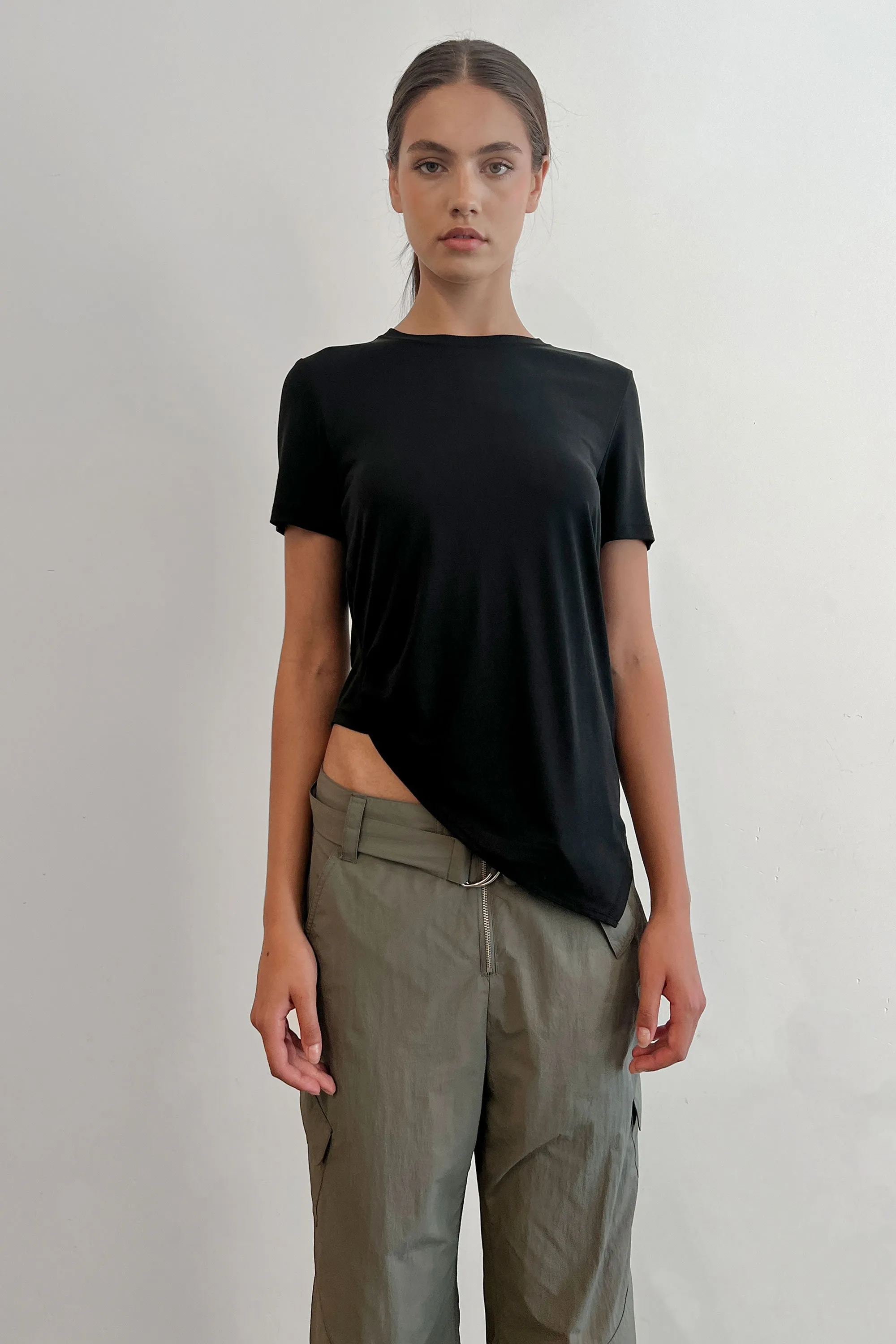 ASYMMETRIC HEM T-SHIRT