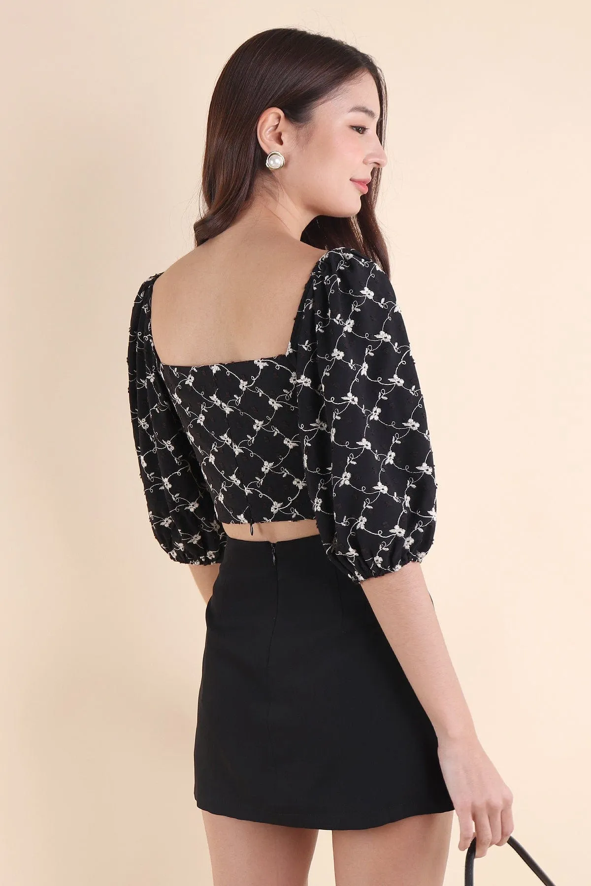 HART SWEETHEART TOP IN BLACK