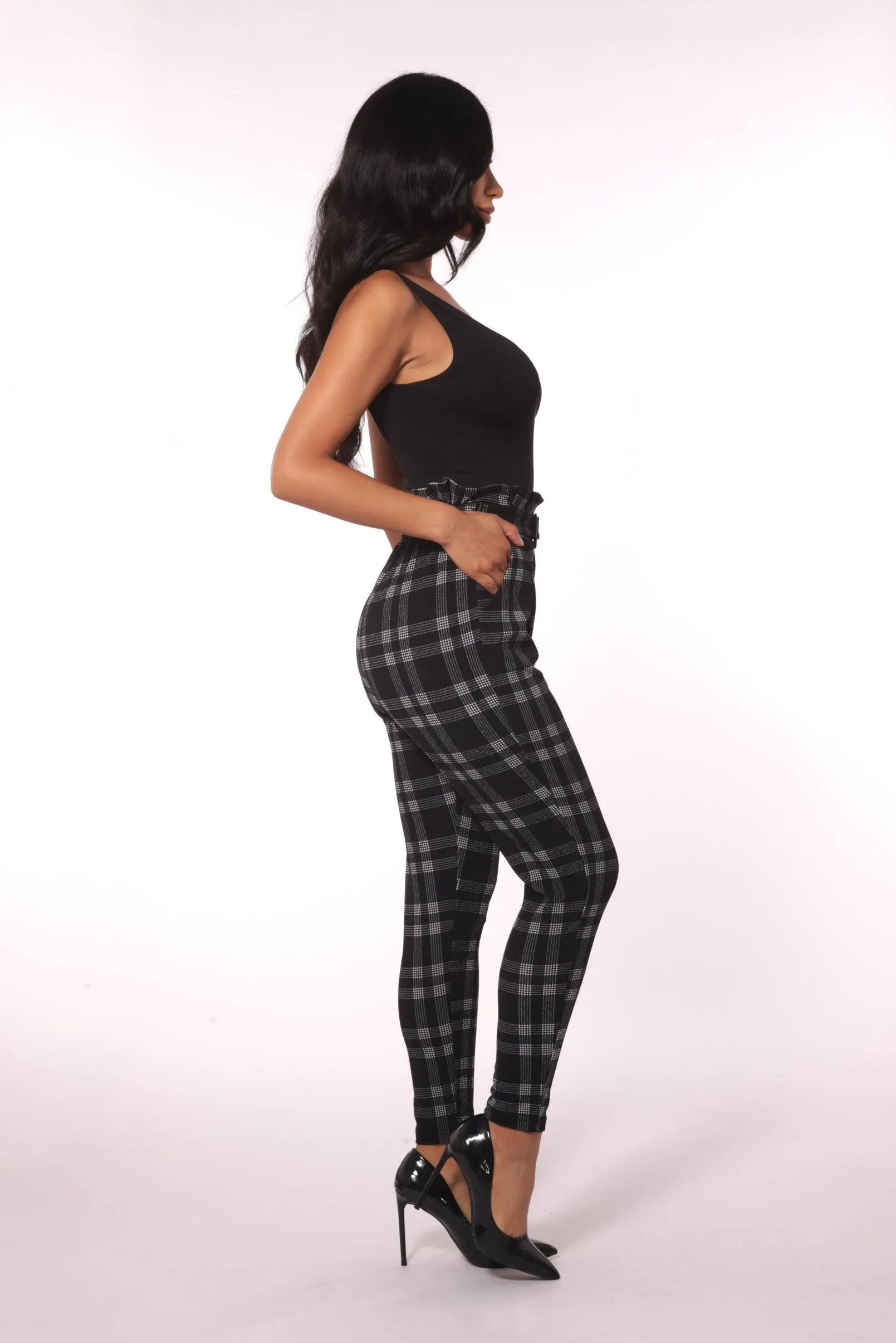 Paperbag Waist Knit Crepe Pleat Pants With Buckle Belt - Black, Gray Plaid